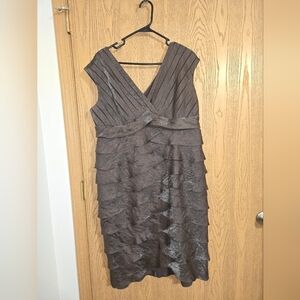 Elegant Sleeveless Brown Dress